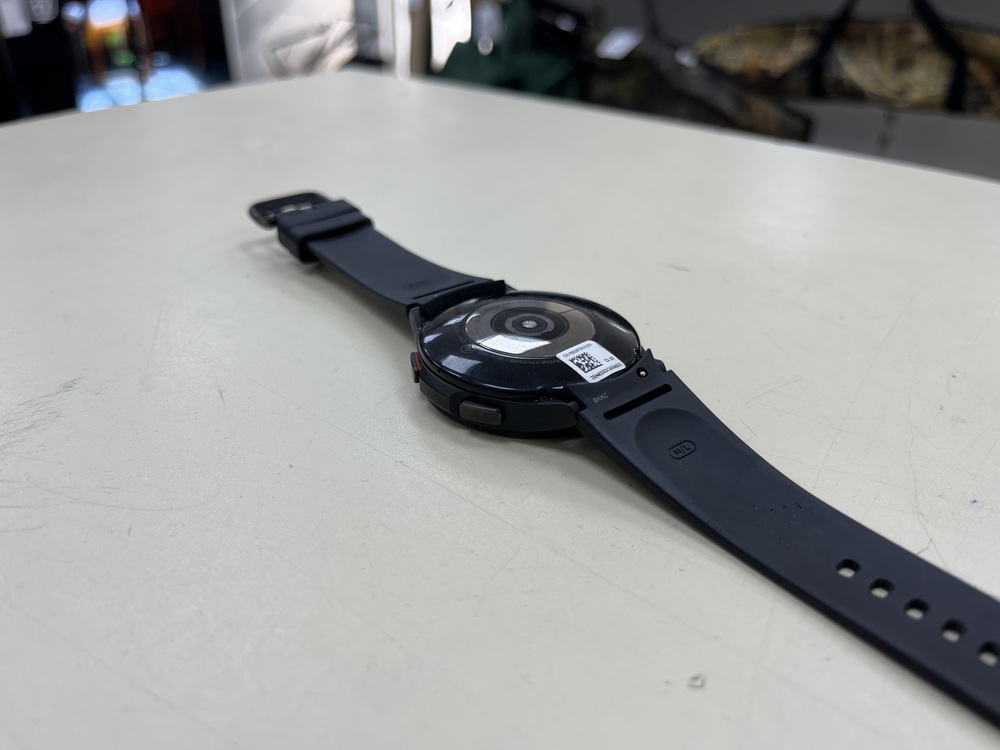 Смарт-часы Samsung Galaxy Watch 4