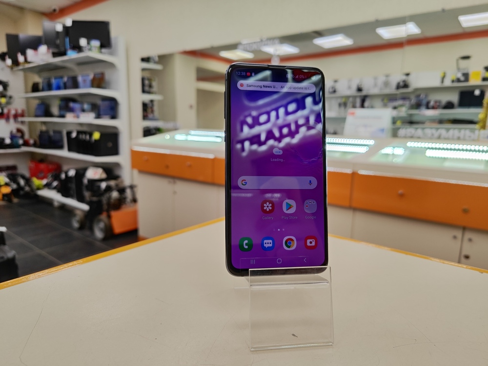 Смартфон Samsung Galaxy S10e 6/128