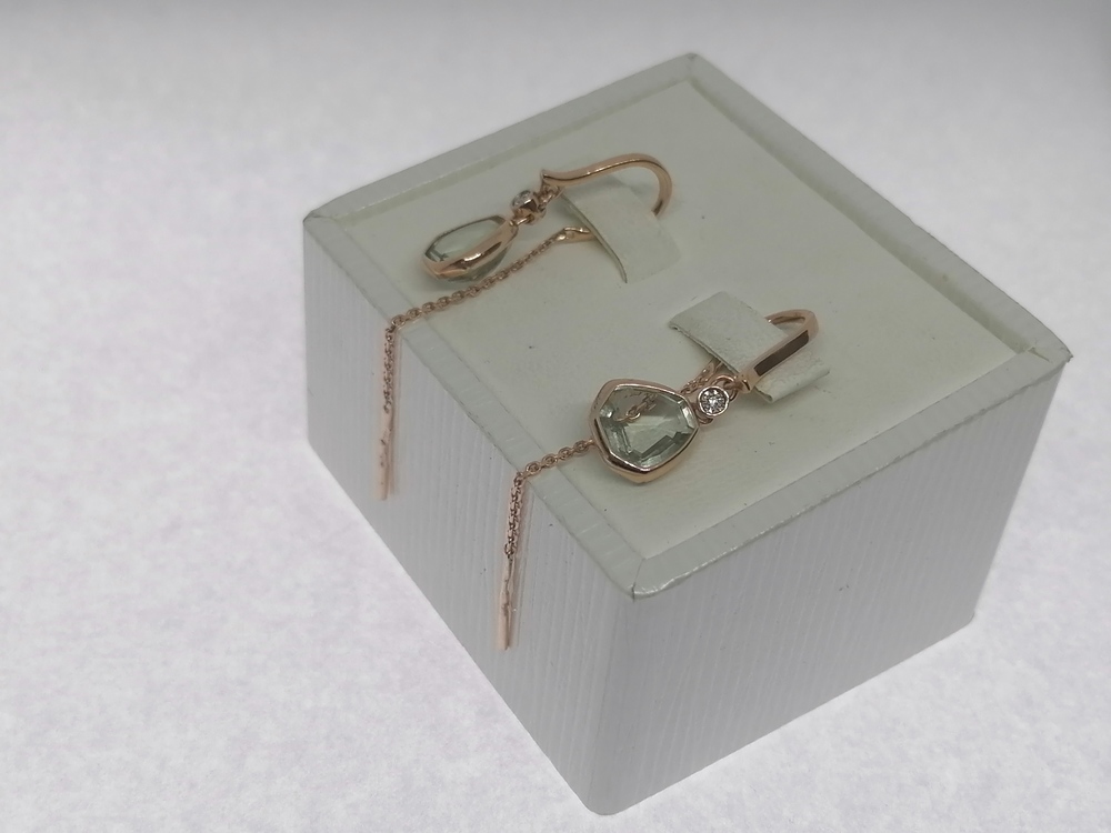 51-323-02424-1 СЕРЬГИ ПРОДЕВКИ с камнями (Au 585)