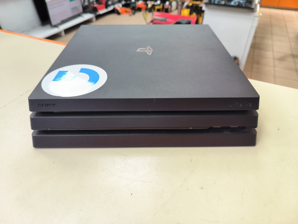 Игровая приставка PlayStation 4 Pro 1Tb