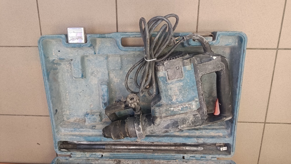 Отбойный молоток Makita HR4501C