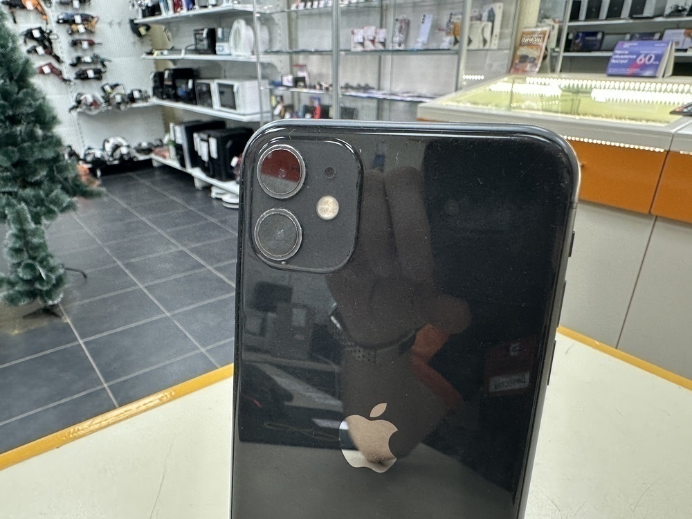Смартфон Apple iPhone 11 64Gb