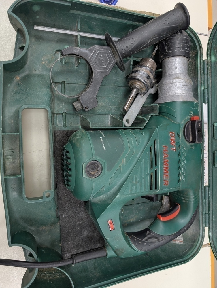 Перфоратор DWT BH-650
