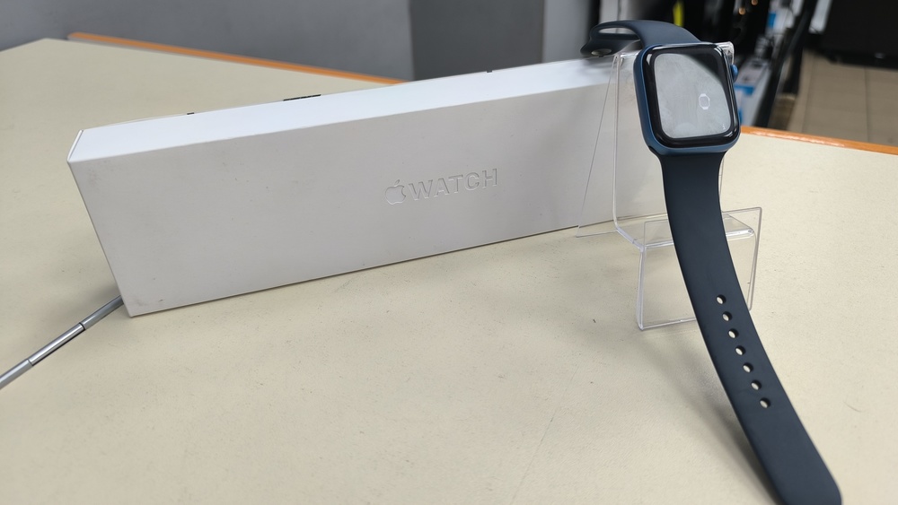 Смарт-часы Apple Watch Series 7 45mm