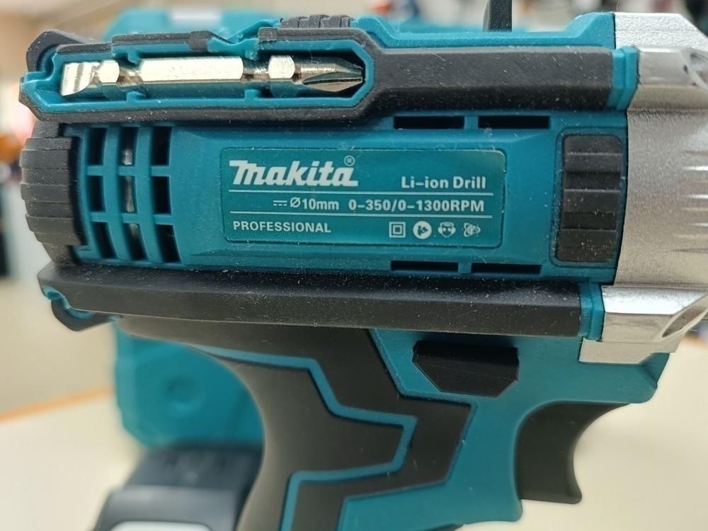 Шуруповерт Makita NoName