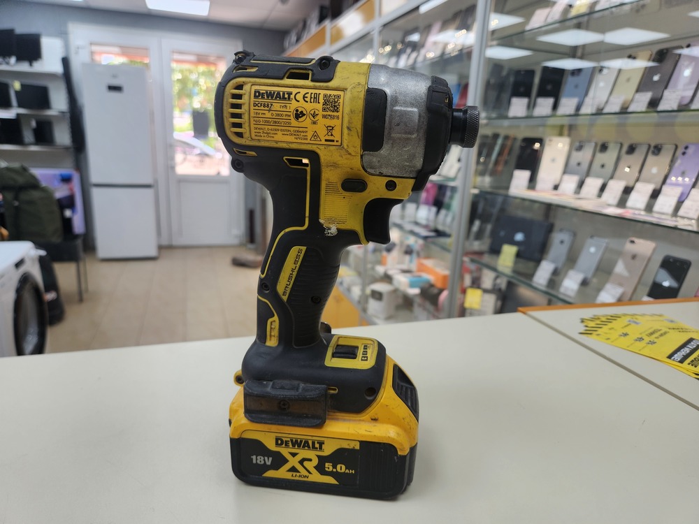Гайковерт Dewalt DCF887