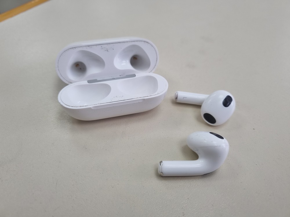 Наушники беспроводные Apple Airpods 3