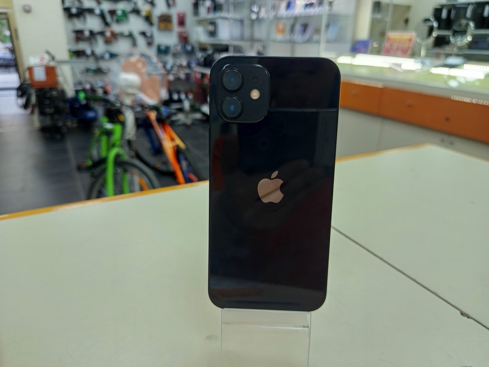 Смартфон Apple iPhone 12 64Gb