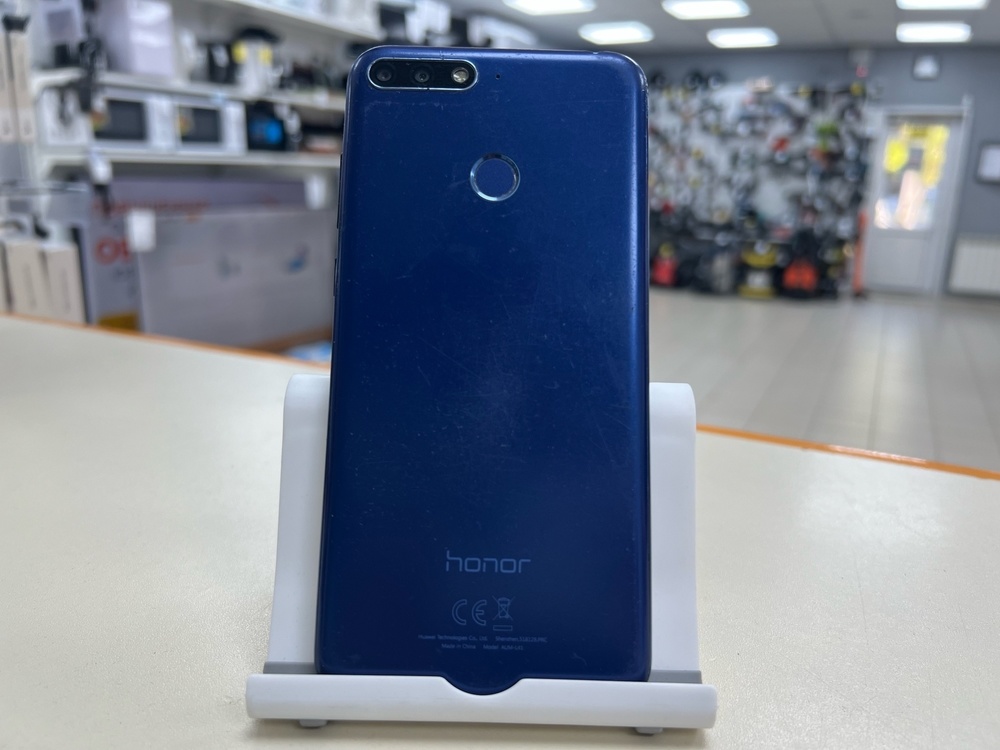 Смартфон Honor 7C 3/32