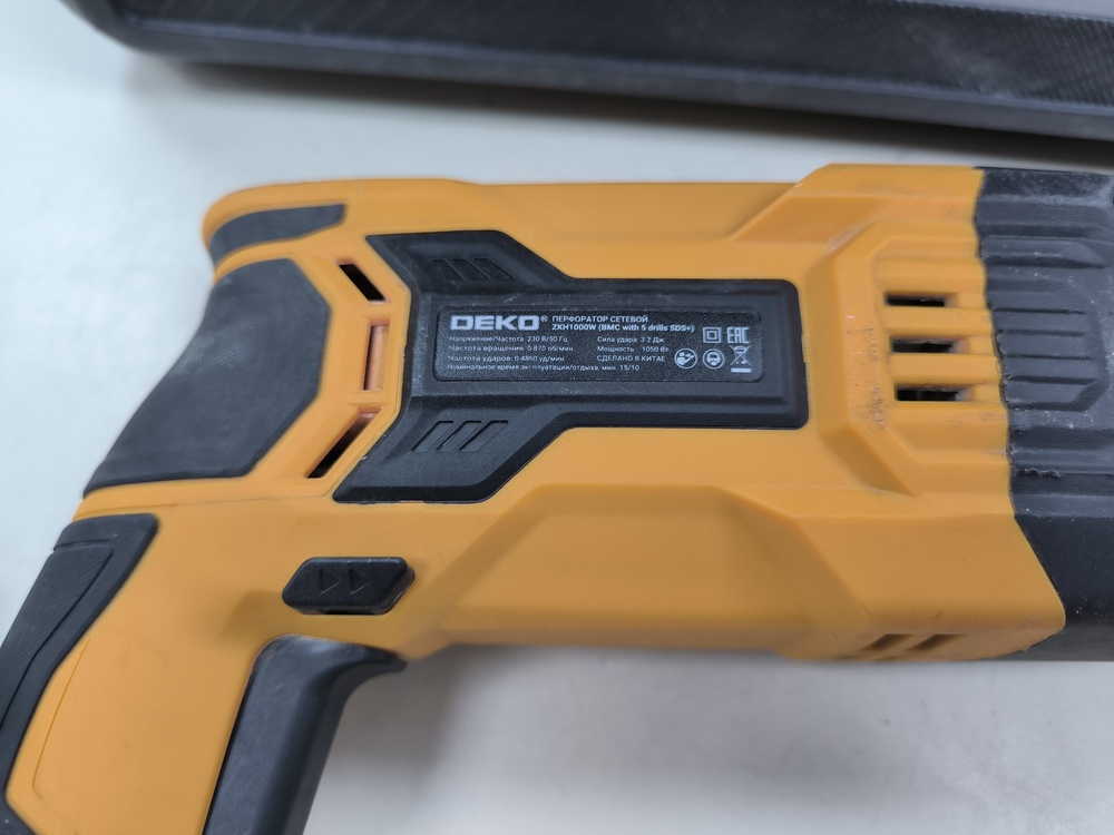 Перфоратор Deko ZKH1000W