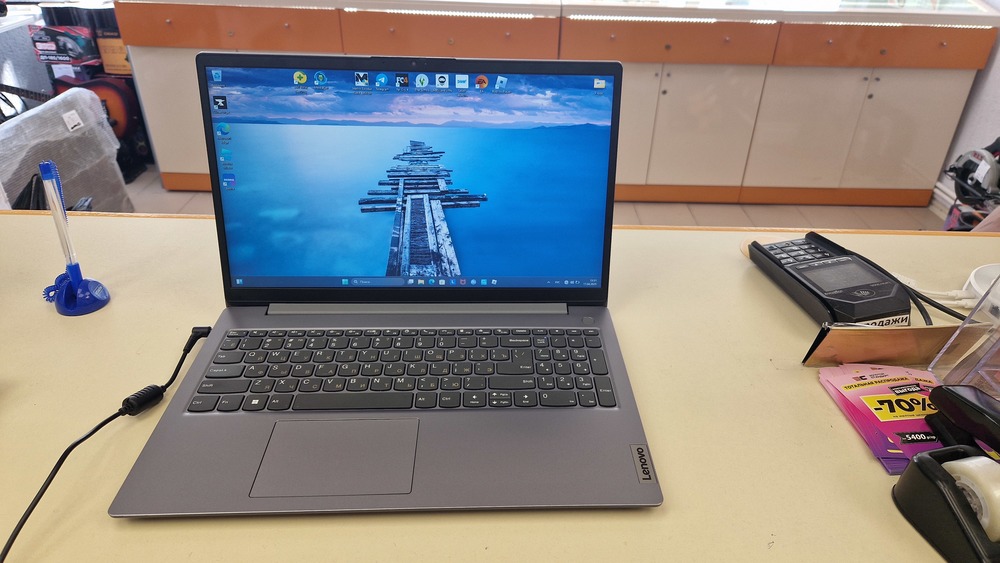 Ноутбук Lenovo v15 g4 amn; Ryzen 3 7320, Radeon 610M, 8 Гб, 480 Гб, Нет