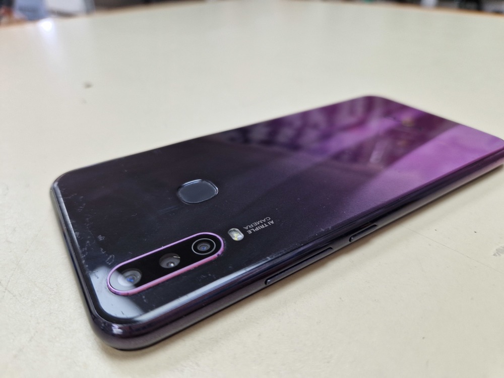 Смартфон Vivo Y17 (1902)