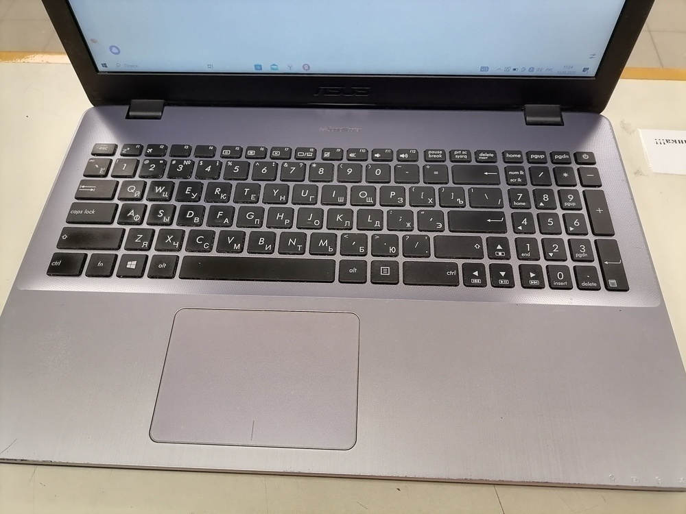 Ноутбук ASUS; Core i3-8130U, Intel UHD Graphics, 6 Гб, Нет, 1 Tb