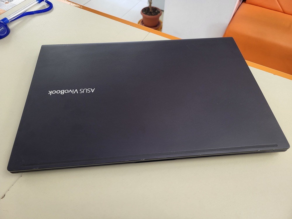 Ноутбук ASUS VivoBook; Ryzen 5-5500U, AMD Graphics, 8 Гб, 256 Гб, Нет