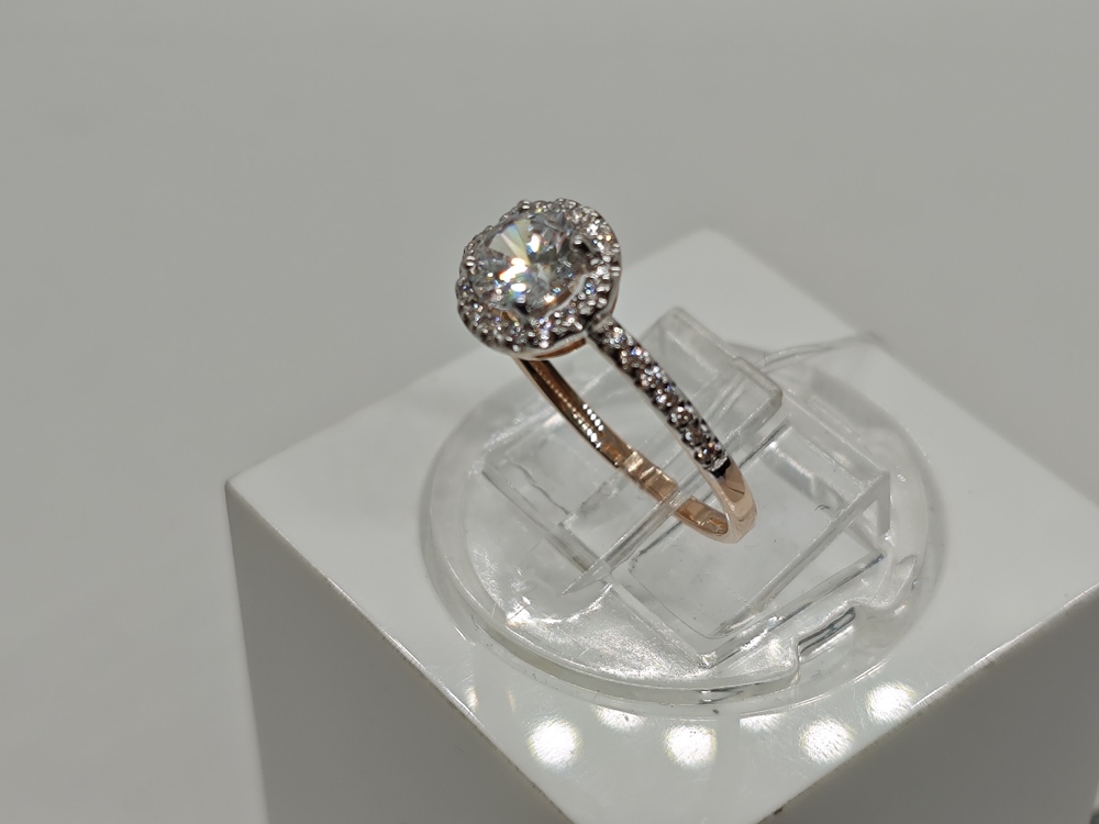 КОЛЬЦО С КАМНЯМИ (Au 585)