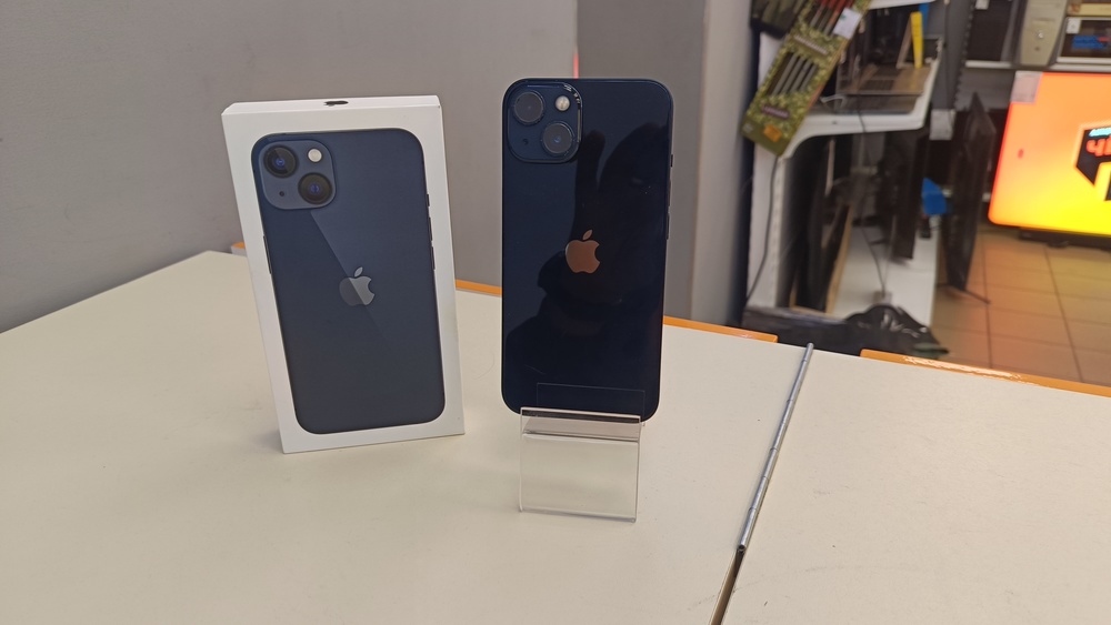 Смартфон Apple iPhone 13 128Gb