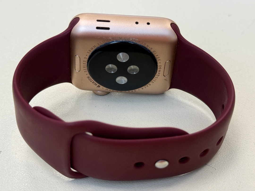 Смарт-часы Apple Watch Series 3 38 мм