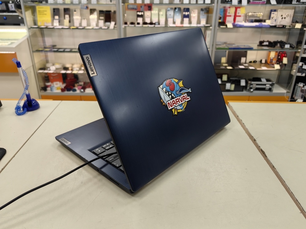 Ноутбук Lenovo; Silver 3050U, AMD Graphics, 4 Гб, 256 Гб, Нет