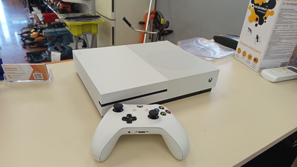 Игровая приставка Xbox One S 500Gb Игровая приставка Xbox One S 500Gb
