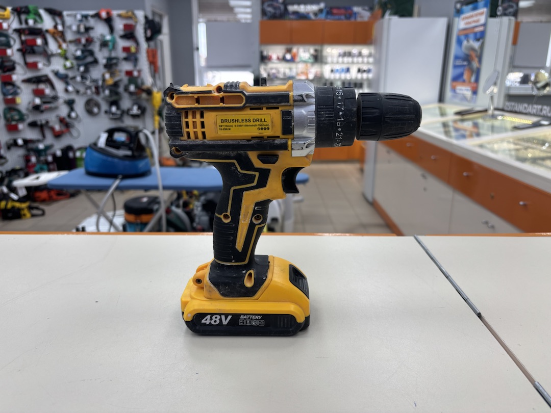 Шуруповерт Dewalt 48V