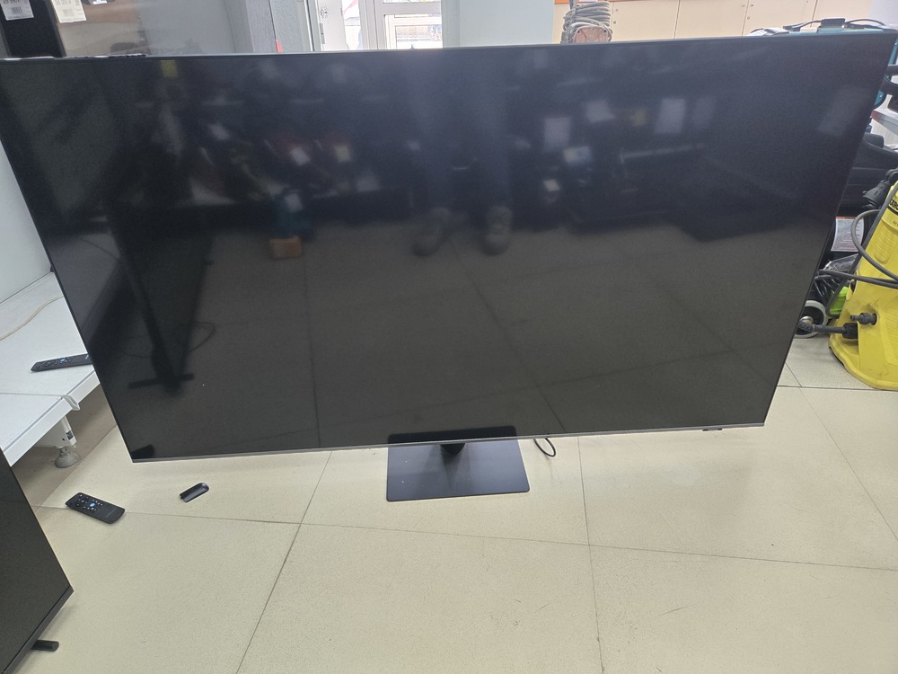 QLED Телевизор Samsung QE65Q77AAU