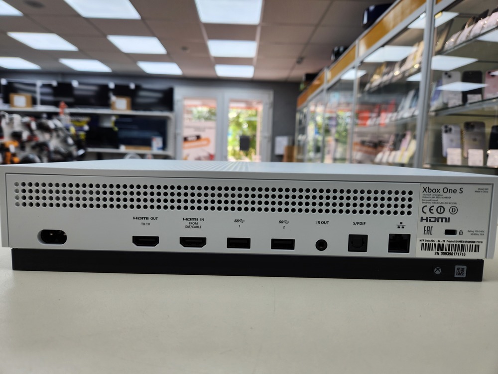 Игровая приставка Xbox One 500Gb
