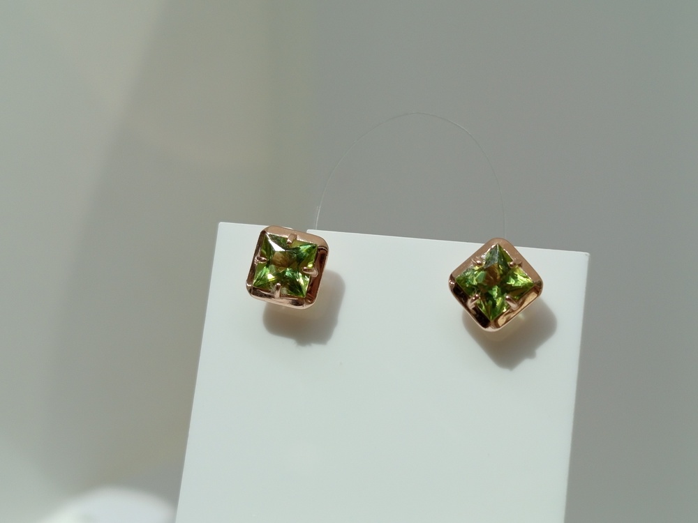 СЕРЬГИ ПУСЕТЫ с камнем (Au 585)