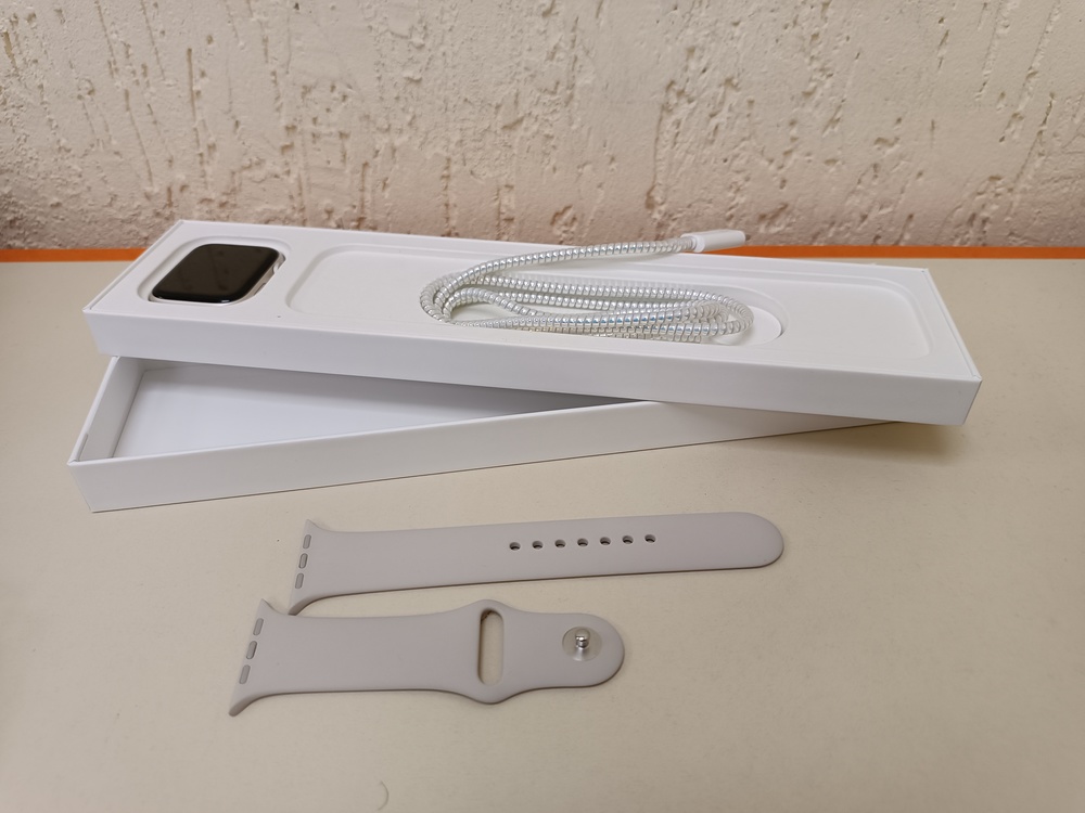 Смарт-часы Apple Watch SE 2022 44mm