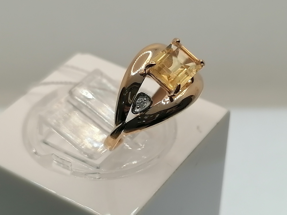 КОЛЬЦО С КАМНЯМИ (Au 585)