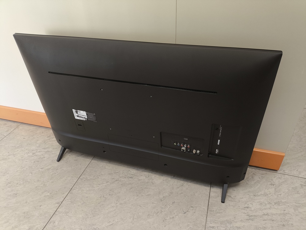 LED Телевизор LG 43LM5762PLD