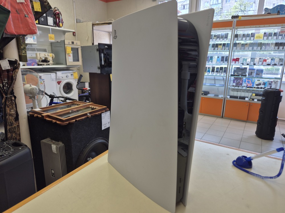 Игровая приставка PlayStation 5 825Gb (С дисководом)