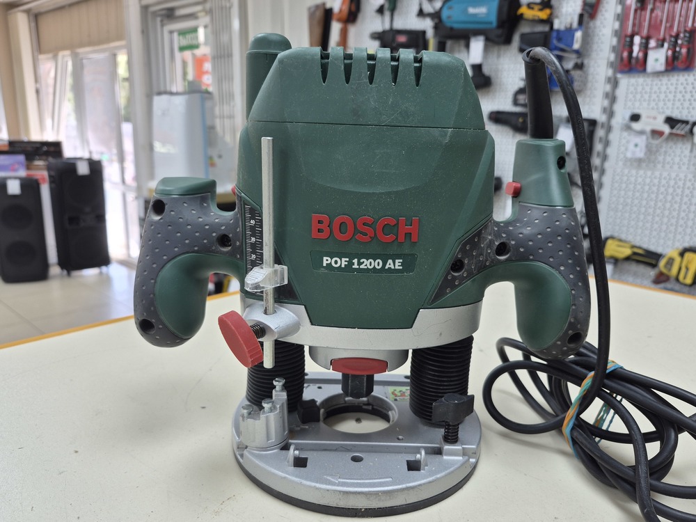 Фрезер Bosch POF 1200AE