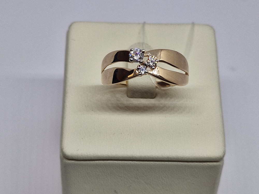 КОЛЬЦО С КАМНЯМИ (Au 585)