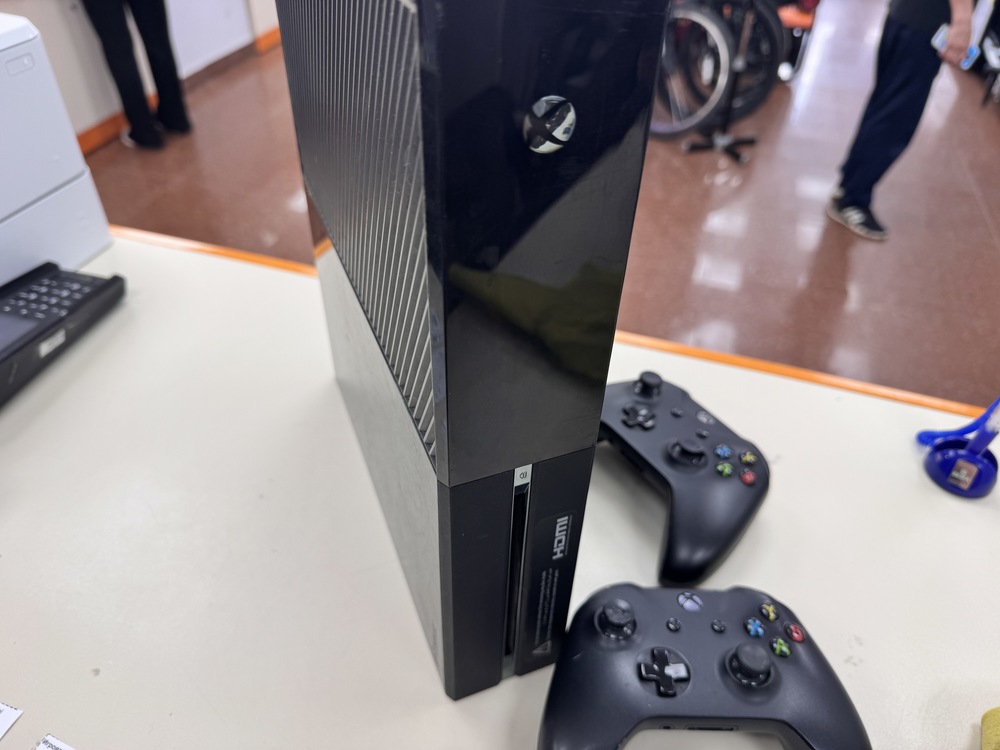 Игровая приставка Xbox One 500Gb