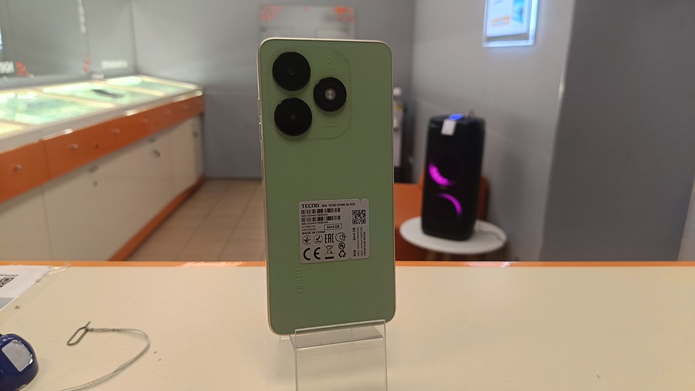 Смартфон Tecno Spark Go 2024 4/64