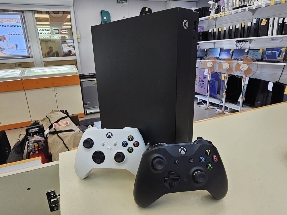 Игровая приставка Xbox One X 1Tb Игровая приставка Xbox One X 1Tb