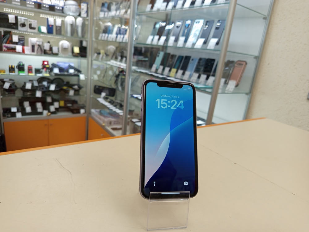 Смартфон Apple iPhone 11 64Gb