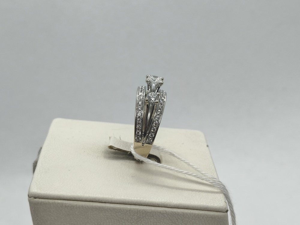 КОЛЬЦО БРИЛЛИАНТ Au 750