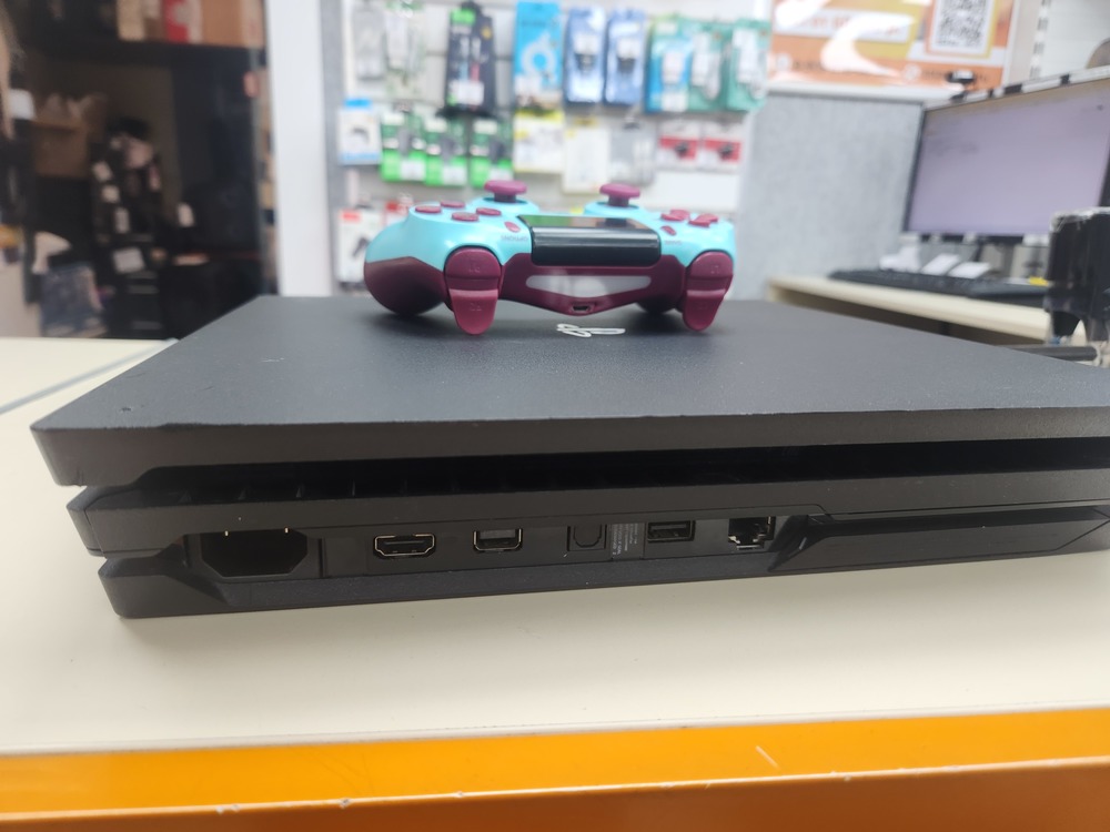Игровая приставка PlayStation 4 Pro 1Tb