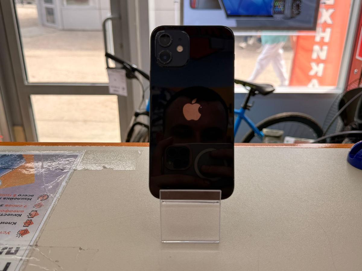 Смартфон Apple iPhone 12 64Gb