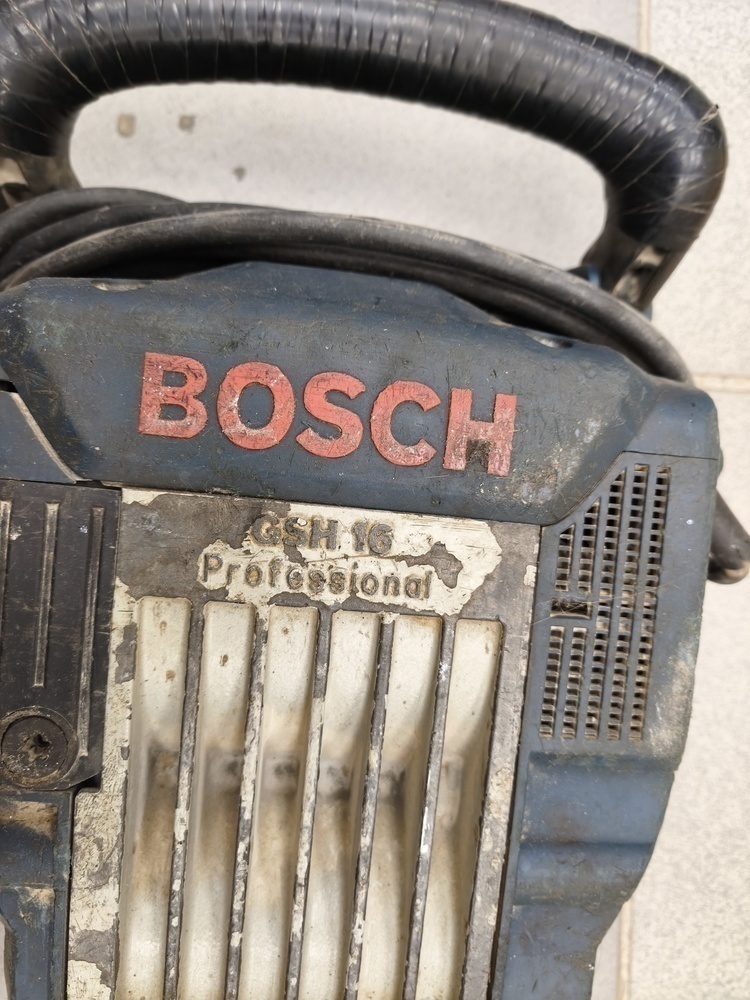 Отбойный молоток Bosch GSH 16-30