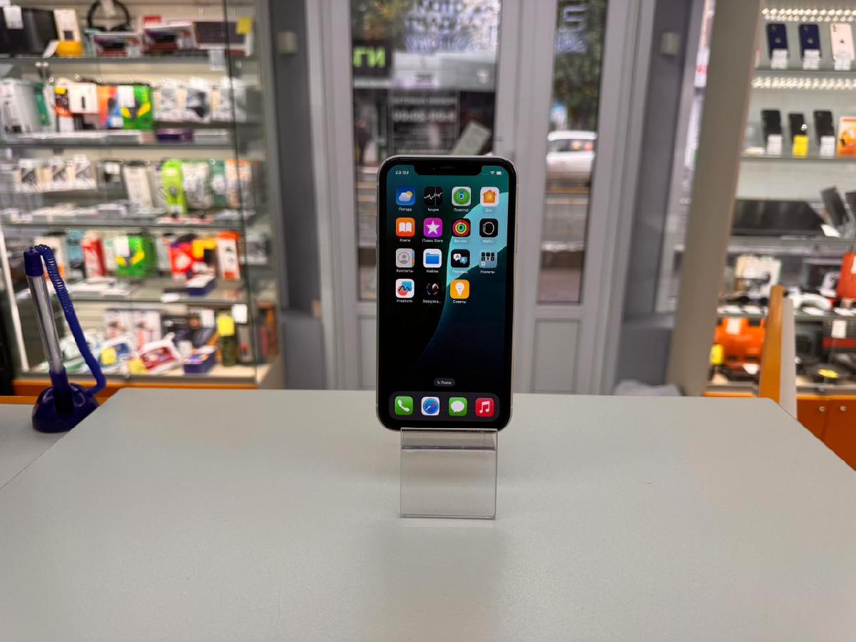 Смартфон Apple iPhone 11 64Gb