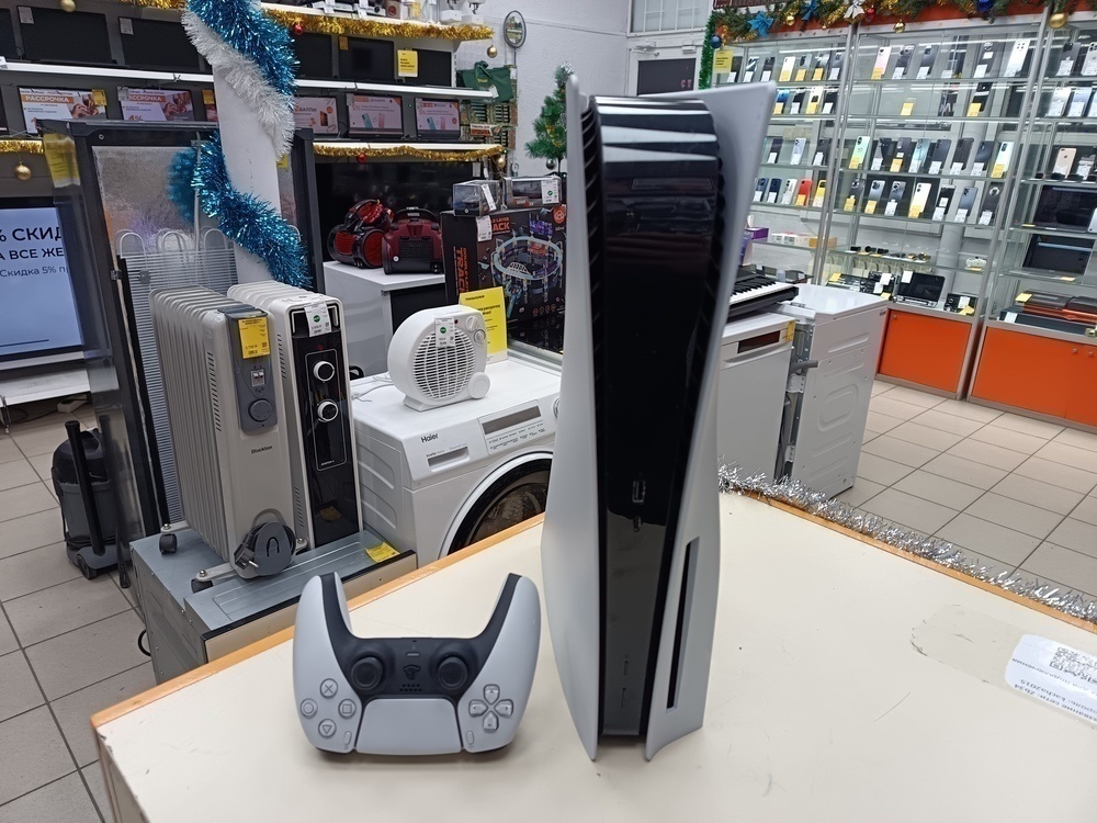Игровая приставка PlayStation 5 825Gb (С дисководом)