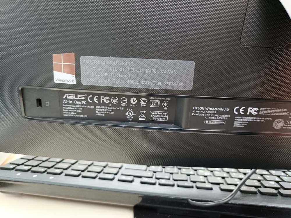 Моноблок Asus; Celeron 2955U,  Intel(R) Graphics, 4 Гб, Нет, 1 Tb