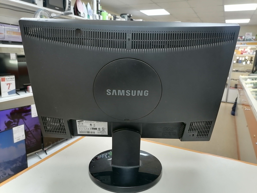 Монитор Samsung SyncMaster 2243