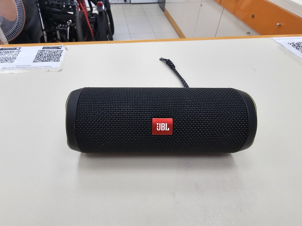 Портативная акустика JBL Flip 4