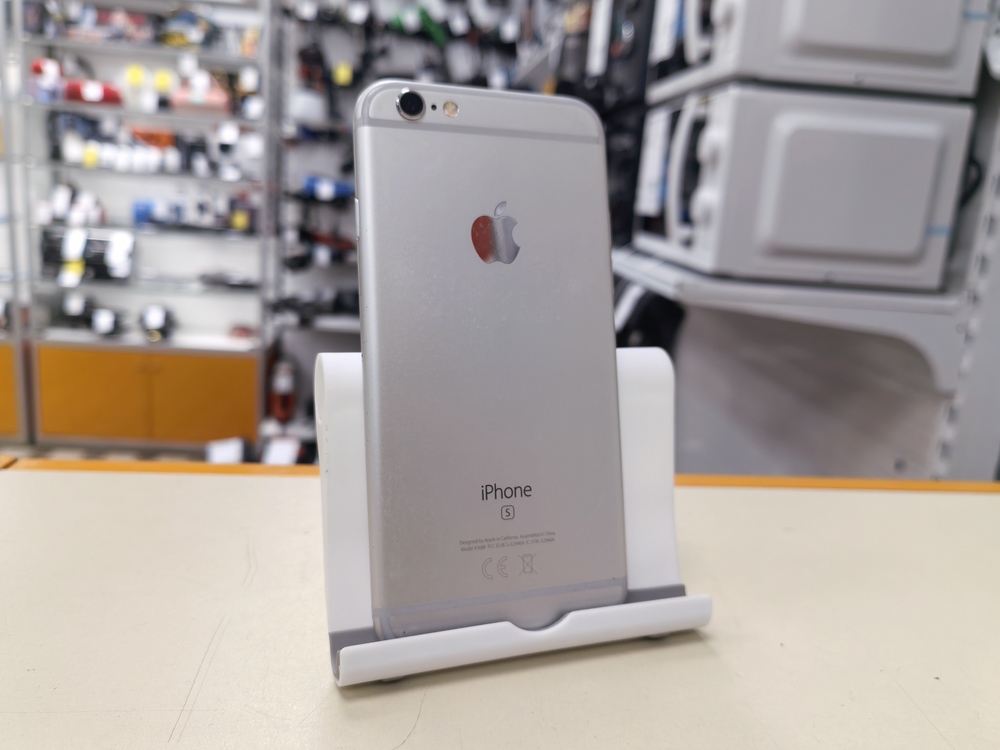 Смартфон Apple iPhone 6S 64Gb