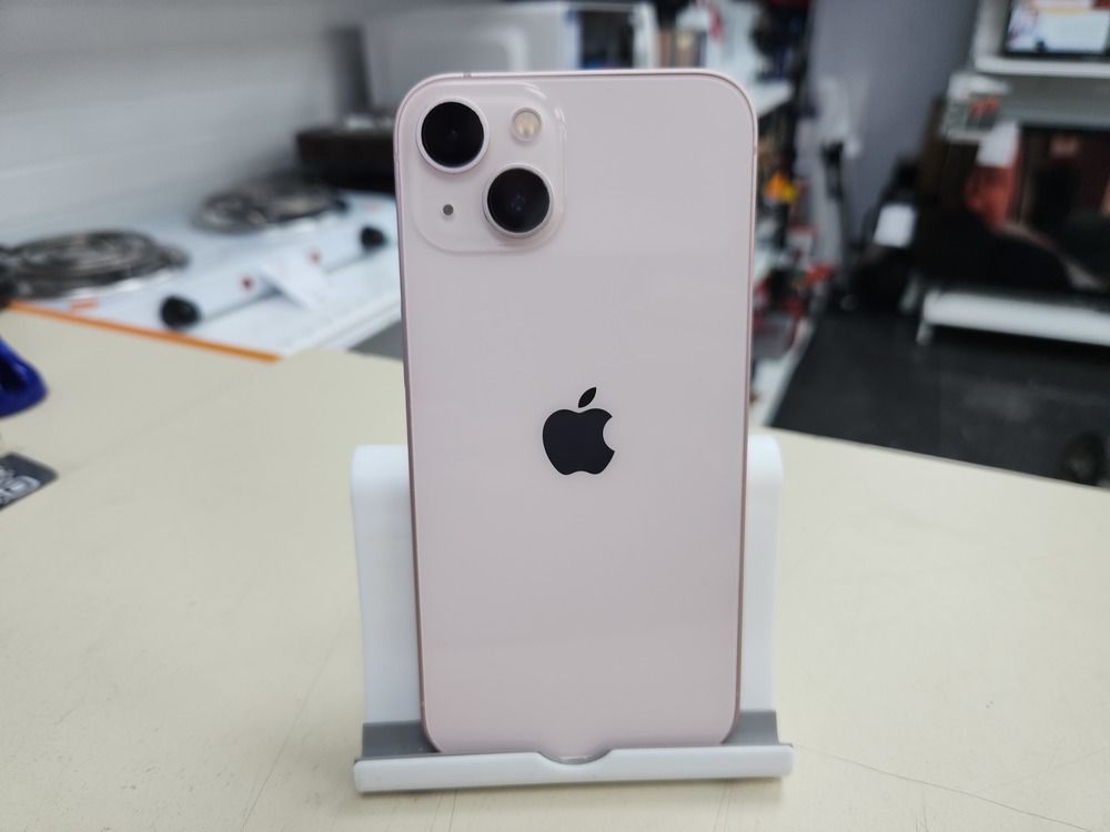 Смартфон Apple iPhone 13 128Gb