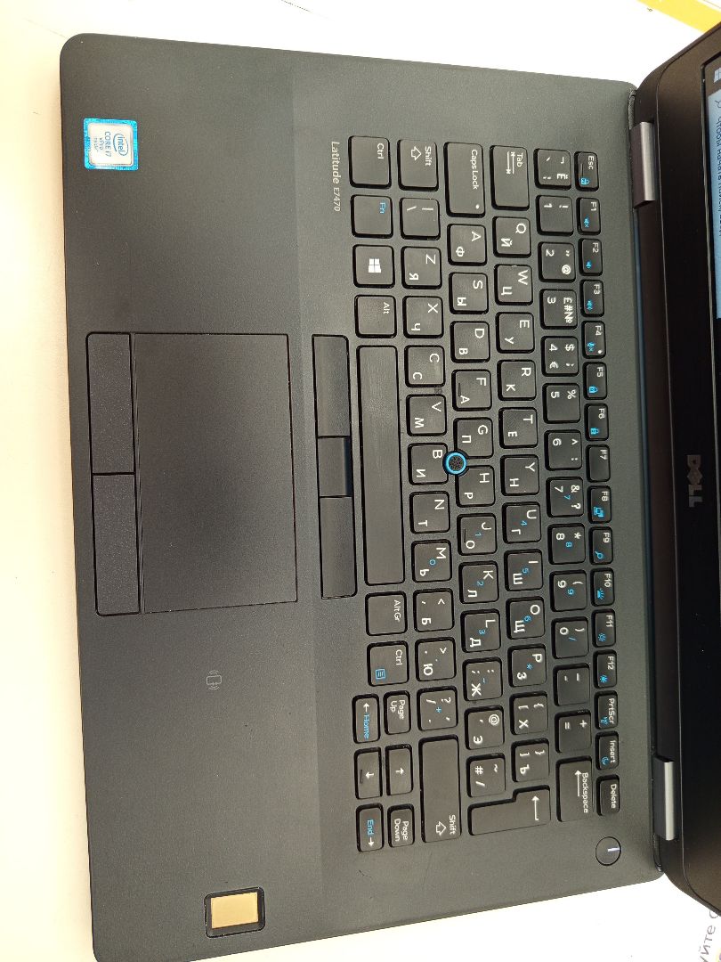 Ноутбук DELL; Core i7-6600U, Intel HD Graphics 520, 8 Гб, 256 Гб, Нет
