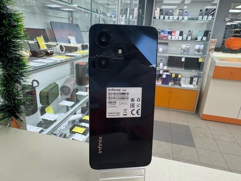 Смартфон Infinix HOT 30i 4/64